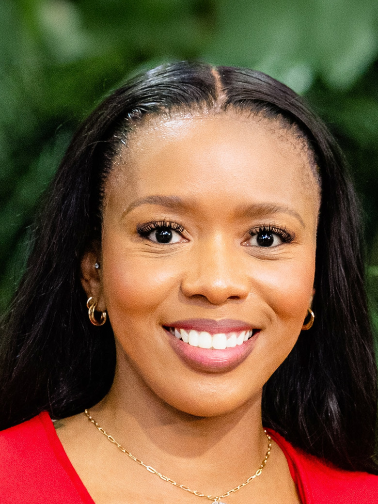 Dr HS Ndlovu